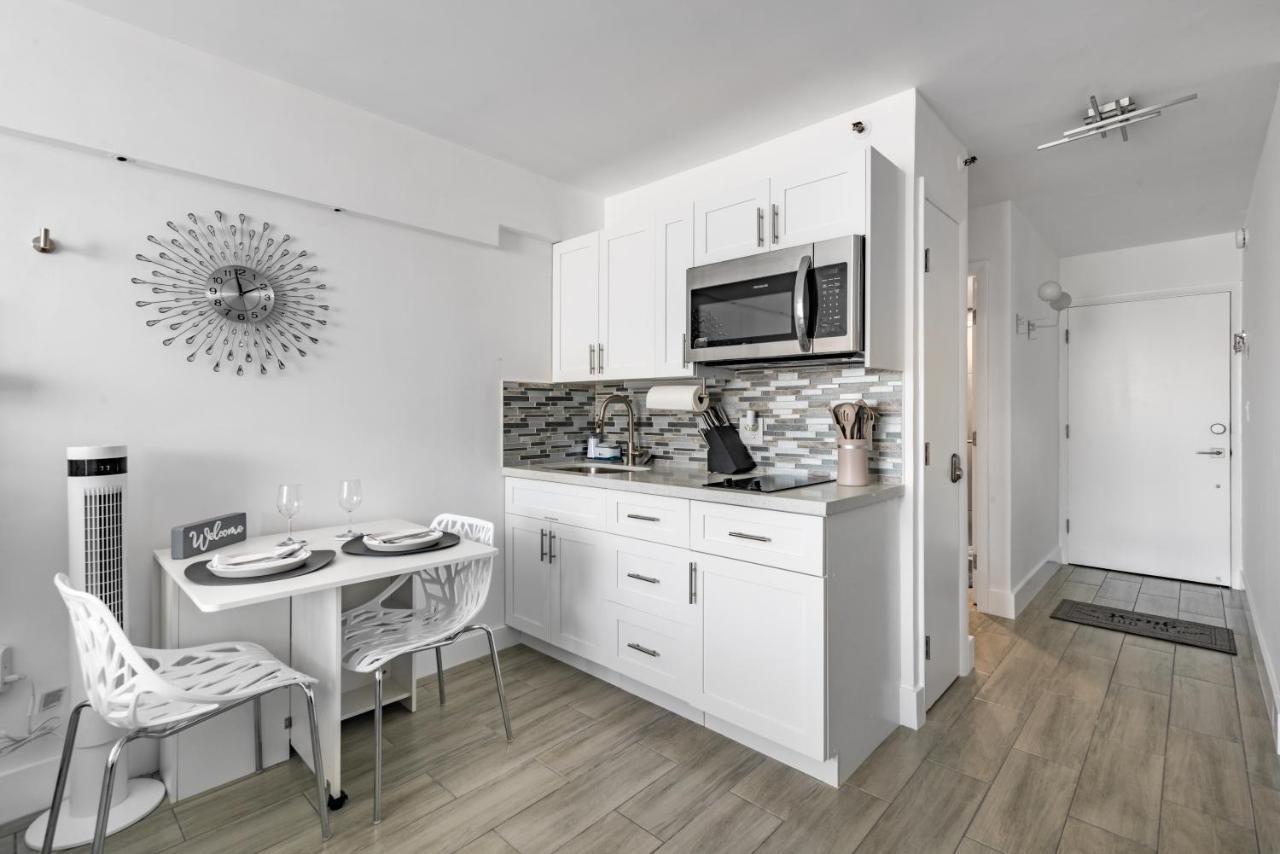 Newly Renovated Oceanfront Studio W/ Balcony - Daytona Beach Daire Dış mekan fotoğraf