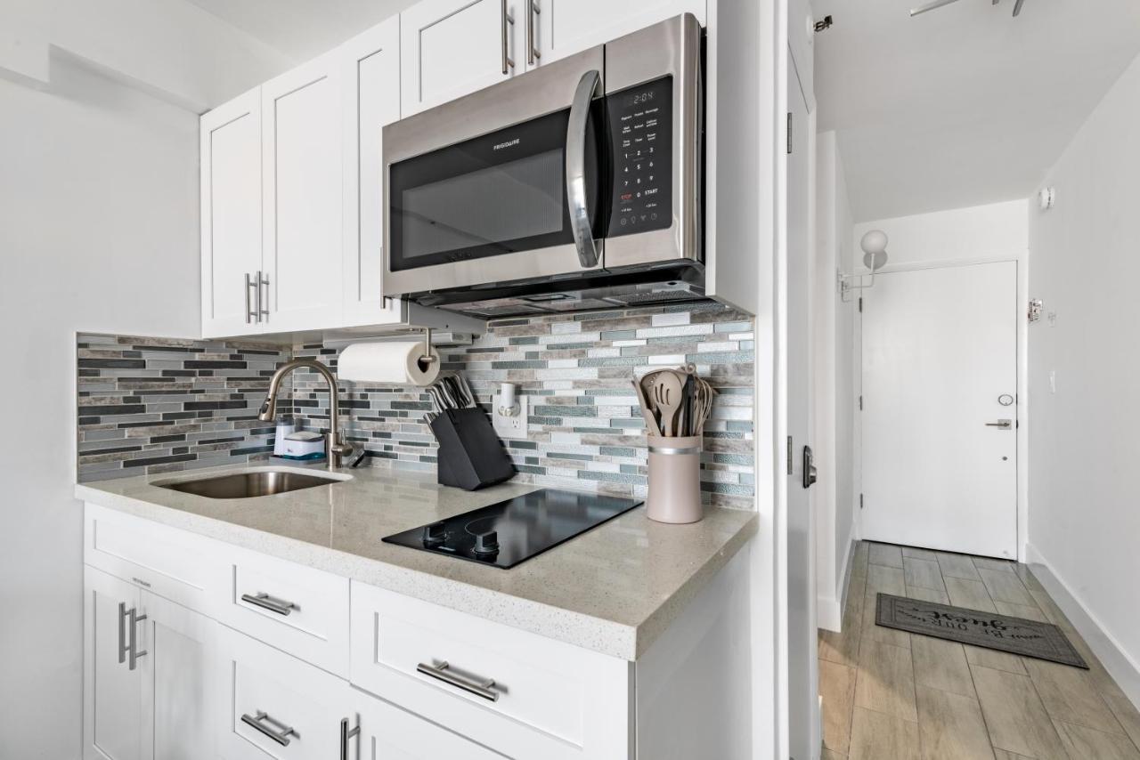 Newly Renovated Oceanfront Studio W/ Balcony - Daytona Beach Daire Dış mekan fotoğraf